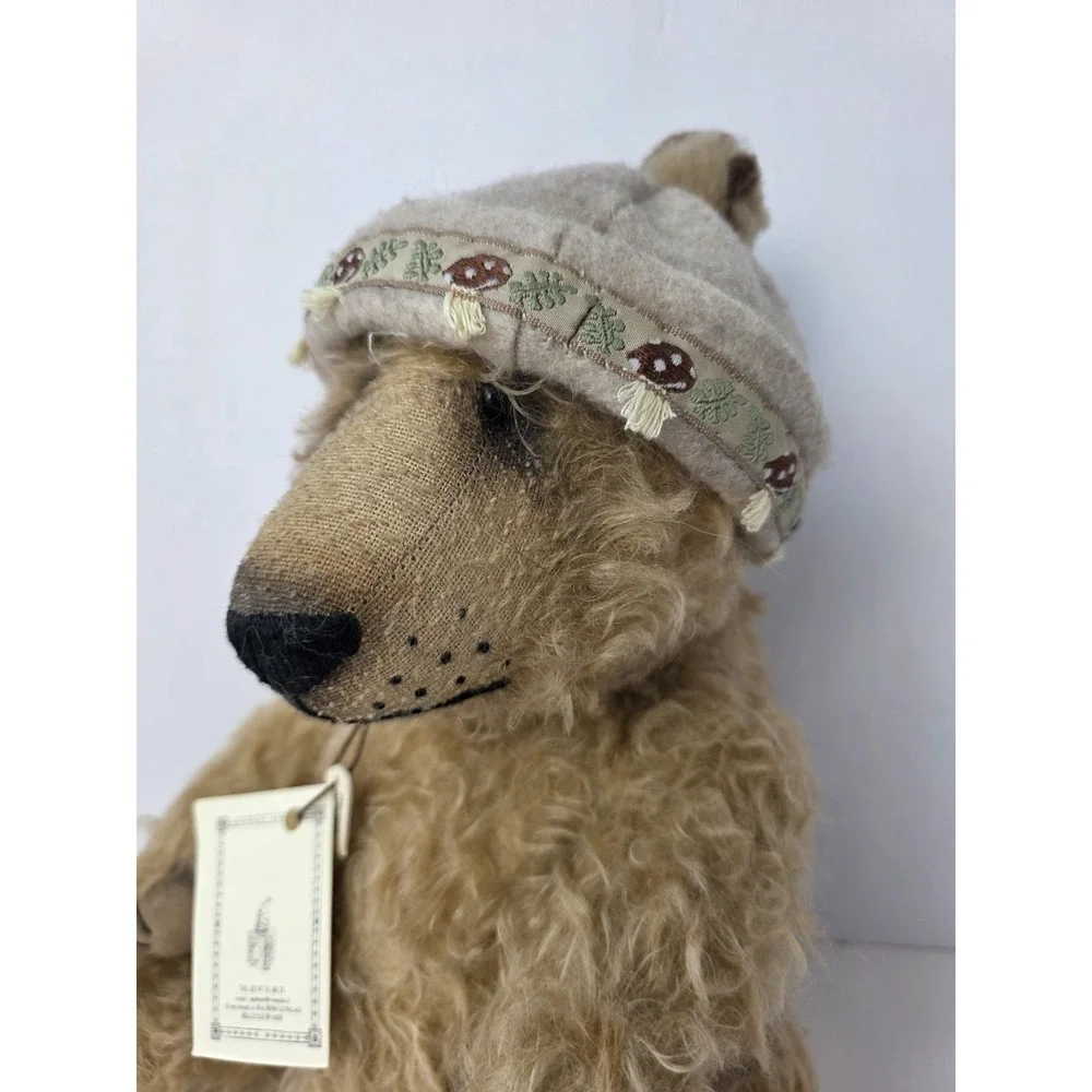 Artist teddy bear by Susan Tantlinger 15
